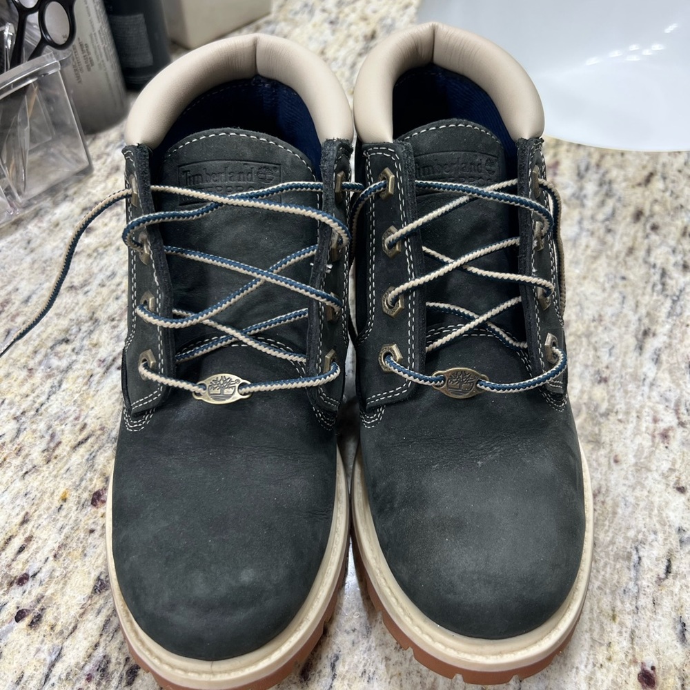 Timberland Women’s Dark Green and Cream Boots